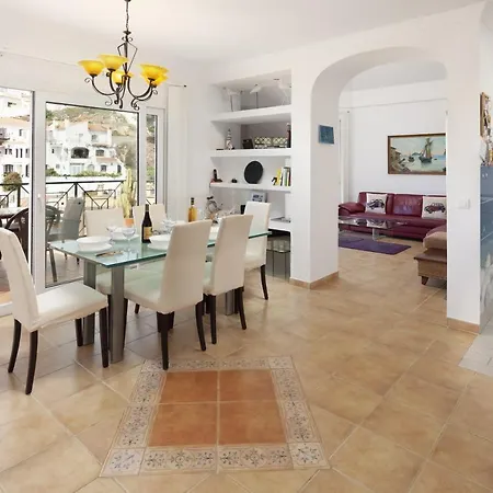 Villa Miramar Burriana 6 Pax Nerja